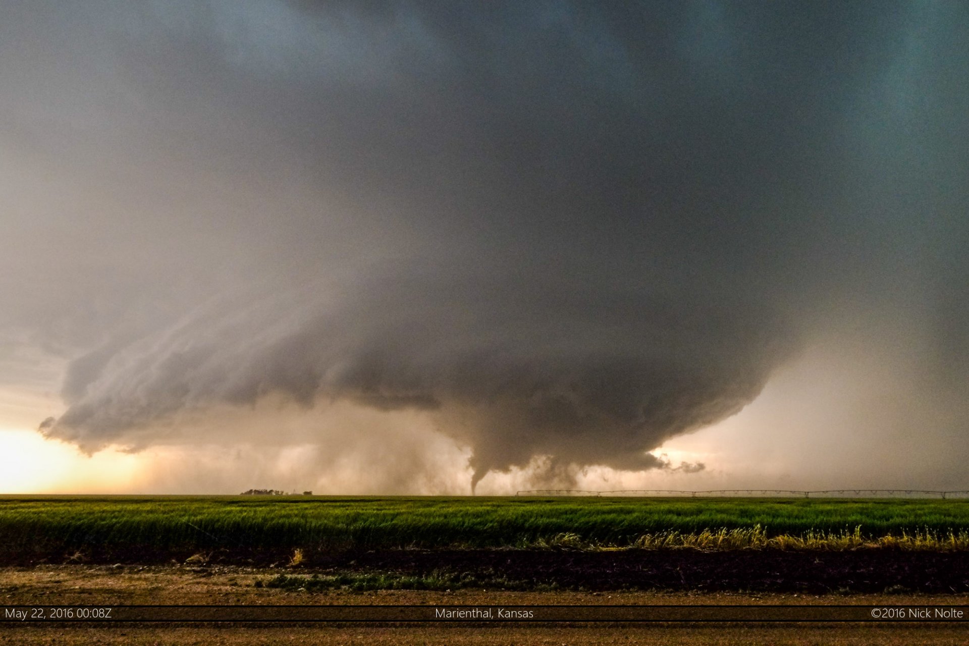 May 21, 2016 Leoti, Kansas Tornadic Supercell NNWX.US